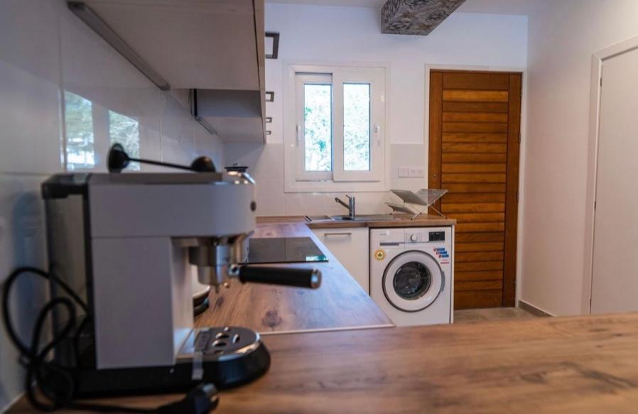 Holiday Cosy Home Paphos Exterior foto