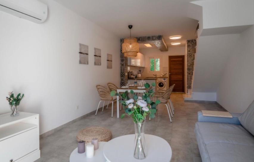 Holiday Cosy Home Paphos Exterior foto